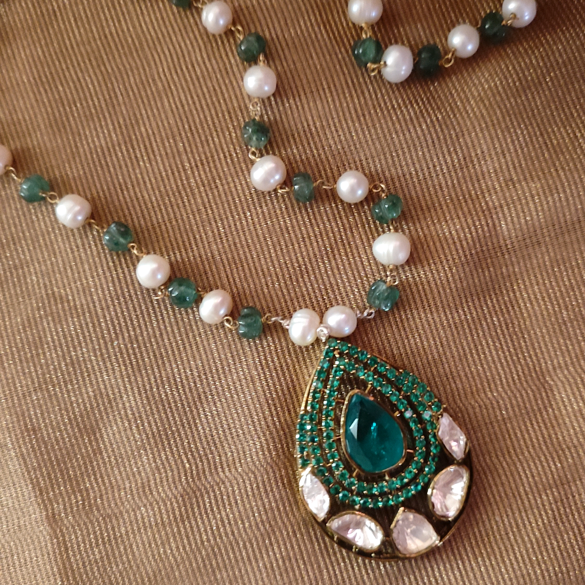 Emerald And Pearl Chain 